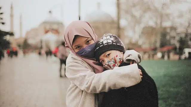 6 Potret Arsy Hermansyah dengan Berbagai Gaya Hijab, Dapat Pujian dari King Faaz
