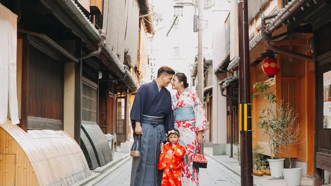 Liburan Chelsea Olivia dan Glenn Alinskie