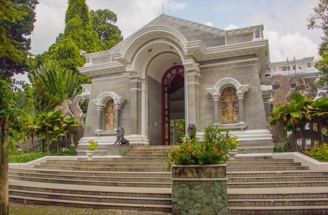 2. Bogor Botanical Gardens