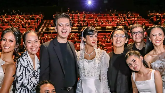Potret Fanny Ghassani di Gala Premier Film Sebelum 7 Hari (credit: instagram/fannyghassani)