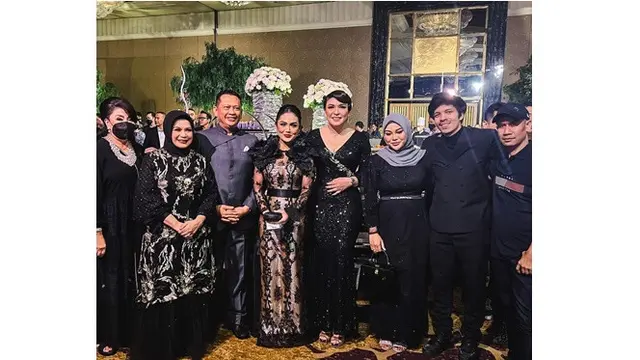 7 Potret Artis di Ultah ke-60 Ketua MPR RI Bambang Soesatyo, Bertabur Bintang