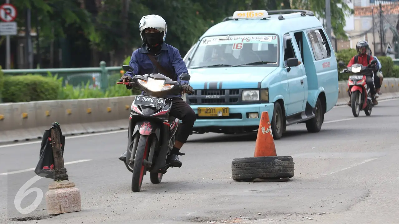 Jalan-Berlubang