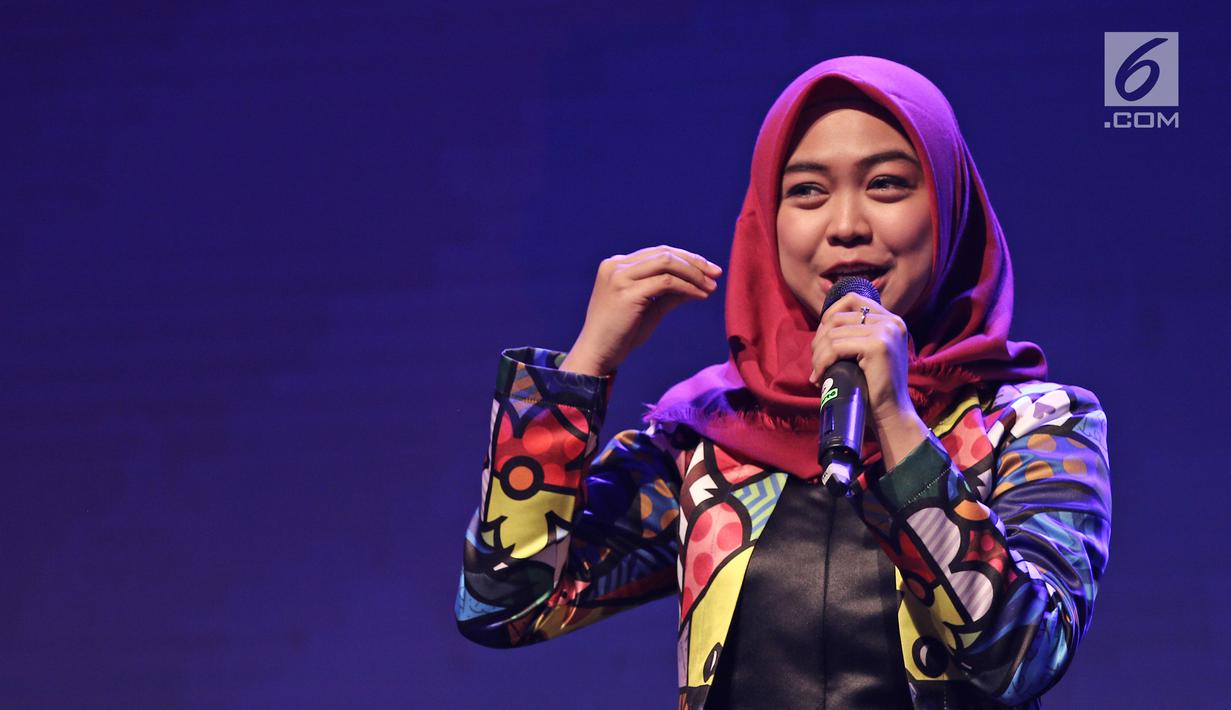 Selebgram Ria Ricis saat jadi pembicara di  XYZ DAY 2018  di The Hall Senayan City, Jakarta, Rabu (25/4). Acara ini bertujuan memberikan insight yang lebih mendalam tentang generasi X, Y, dan Z dari para ahli di bidangnya. (Liputan6.com/Herman Zakharia)