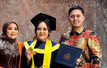 Potret Dewi Putri Cantik Muzdalifah Diwisuda, Wajah Penuh Bahagia - Dihadiri Fadel Islami dan Sang Adik