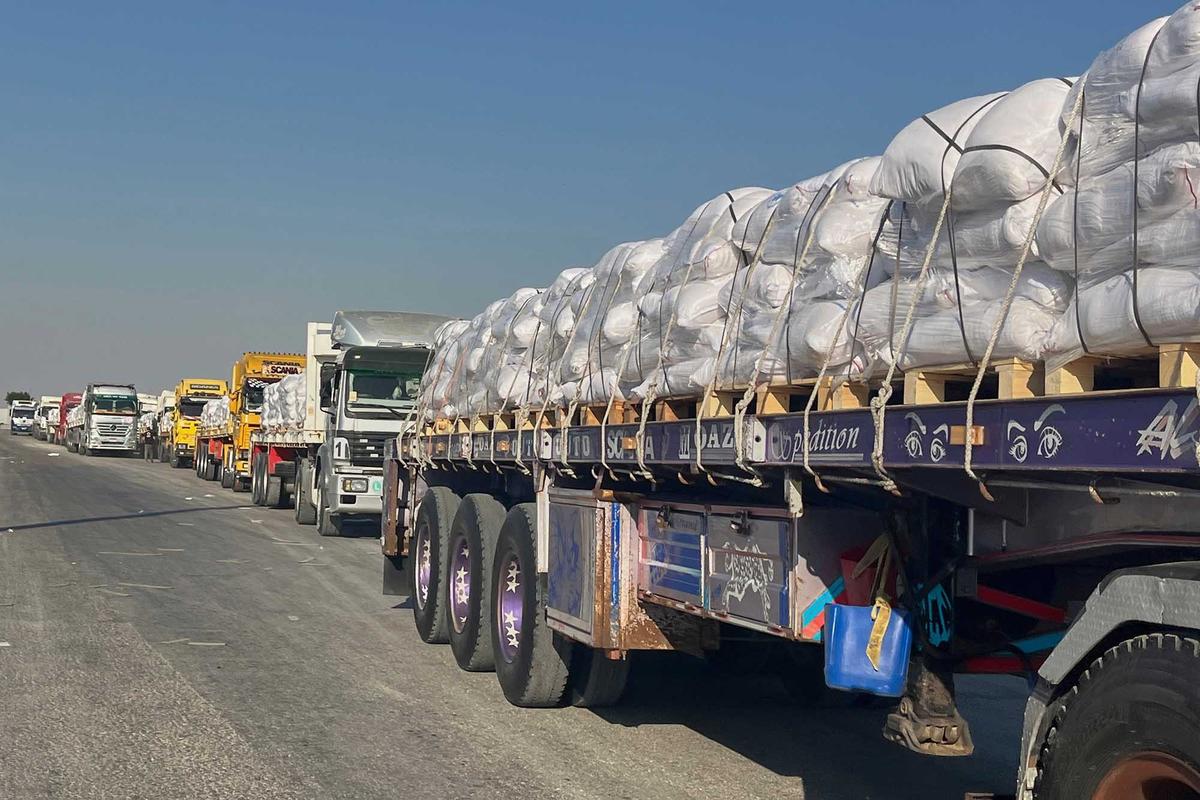 FOTO:  Israel Umumkan Jeda Taktis, Truk Bantuan Mulai Masuk Gaza