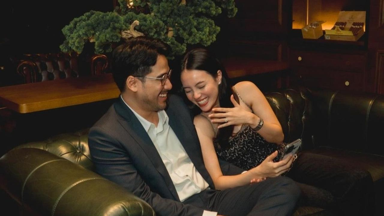 Kebahagiaan Pasangan Pengantin Baru