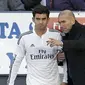 Zinedine Zidane dan Anaknya Enzo Zidane (sports.fr)