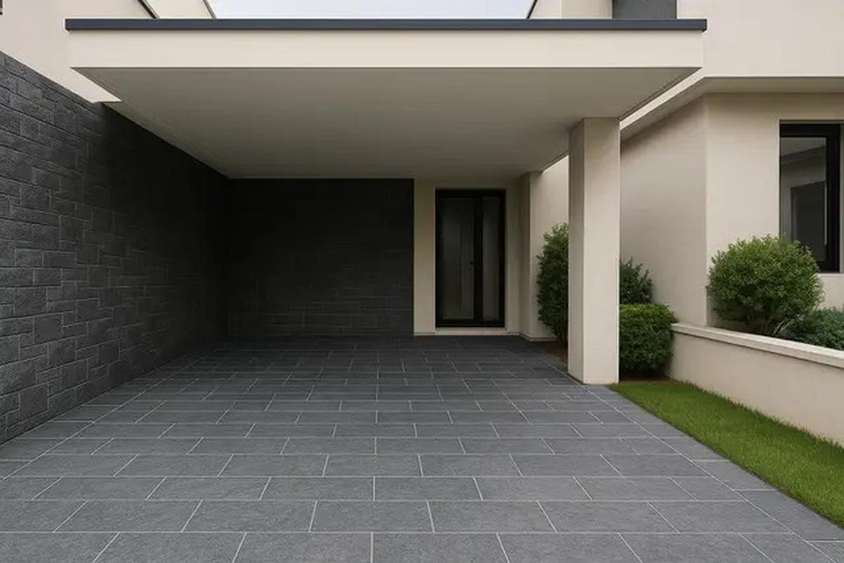 8 Inspirasi Carport dengan Batu Andesit 2025, Tampil Kokoh dan Elegan di Hunian Minimalis