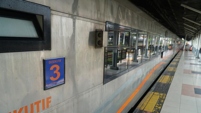 PT KAI Daop 2 Bandung masih menyediakan sekitar 60 persen tiket angkutan Lebaran. (Huyogo Simbolon)