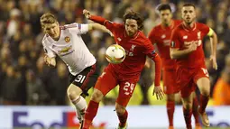 Bastian Schweinsteiger kembali berlatih bersama MU. (Reuters/Phil Noble)