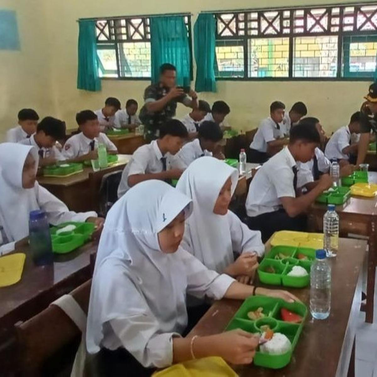 Ribuan Anak di Kediri Dapat Makan Bergizi Gratis: Program Percontohan Sukses