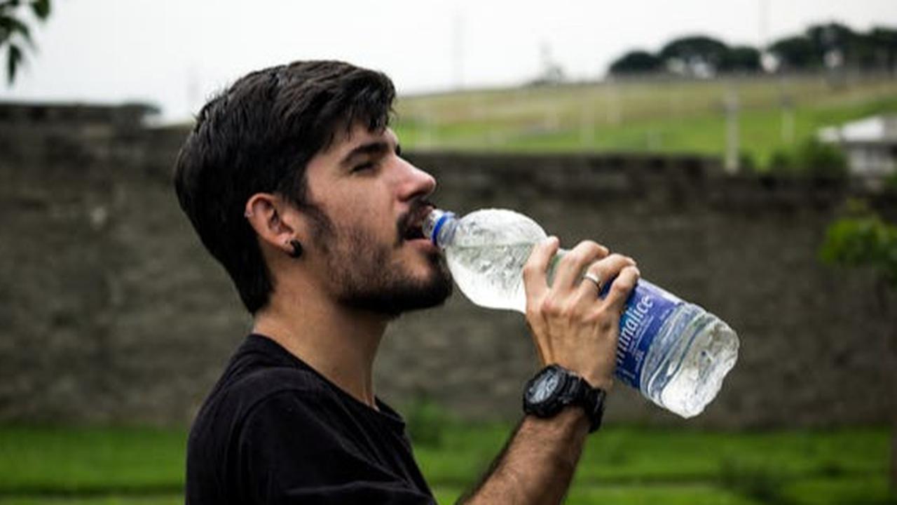Bahaya Botol Plastik Air Kemasan Terungkap, Dampaknya Bagi Kesehatan Mengerikan