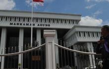 MA kaji putusan PTUN Agusrin