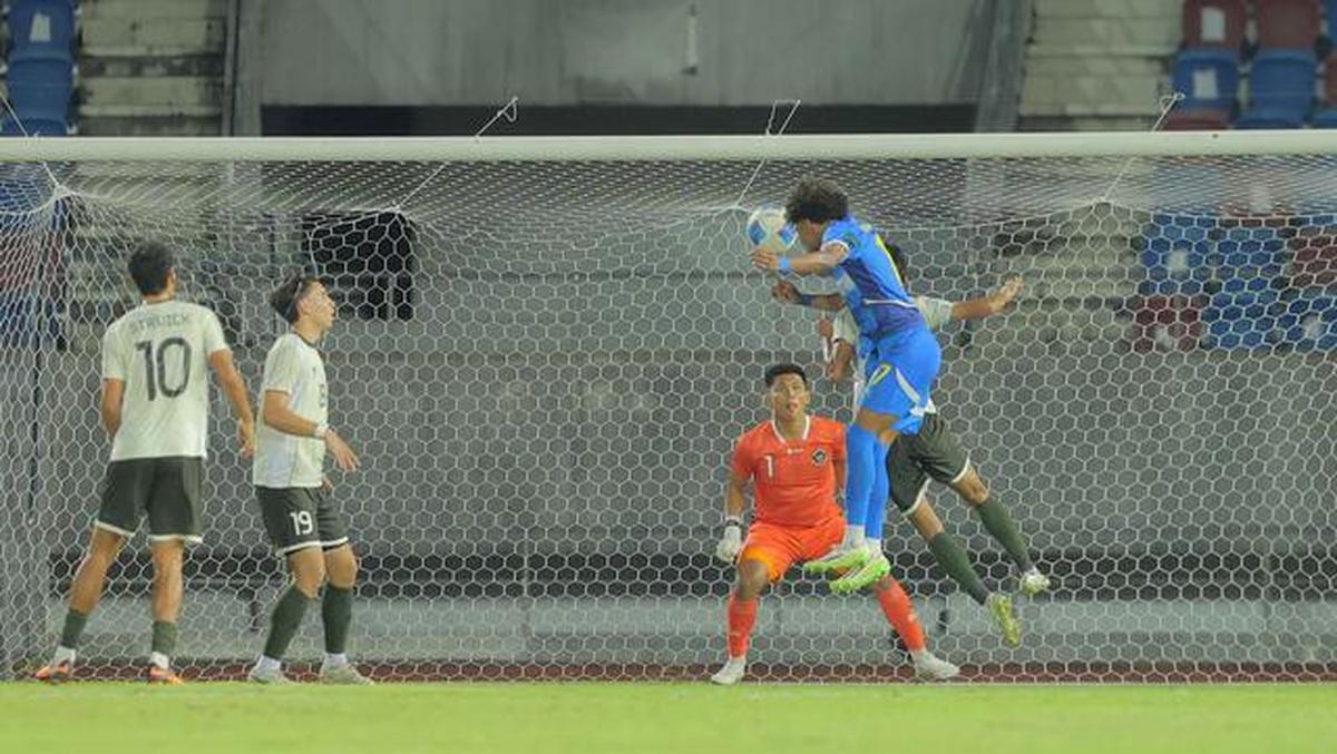 Eksklusif! Sumardji Ungkap Alasan Terduduk Lesu Setelah Timnas Indonesia U-22 Keok dari dari Filipina: Kok Hasilnya Seperti Ini?