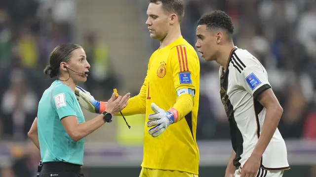 Stephanie Frappart Cetak Sejarah Jadi Wasit Pertama Pria Piala Dunia 2022