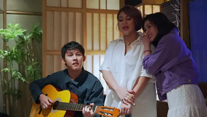 [Fimela] Bukan Keluarga Biasa