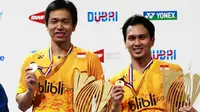Ganda putra Indonesia Hendra Setiawan/Mohammad Ahsan juara BWF Dubai World Superseries Finals 2015, Minggu (13/12/2015). (Liputan6.com/Badminton Indonesia)