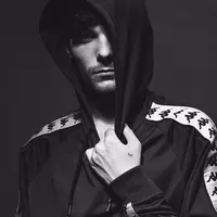 Louis Tomlinson berduka usai kehilangan sang ibu karena Leukimia pada Desember 2016 lalu. (instagram/louist91)