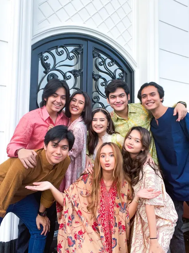 7 Momen Kebersamaan Angga Yunanda dan Shenina Cinnamon Saat Lebaran