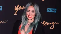 Hilary Duff tampil cantik dengan dengan warna rambut baru saat menghadiri premiere acara serial televisi di New York, Selasa (31/3/2015). (Stephen Lovekin/Getty Images/AFP)
