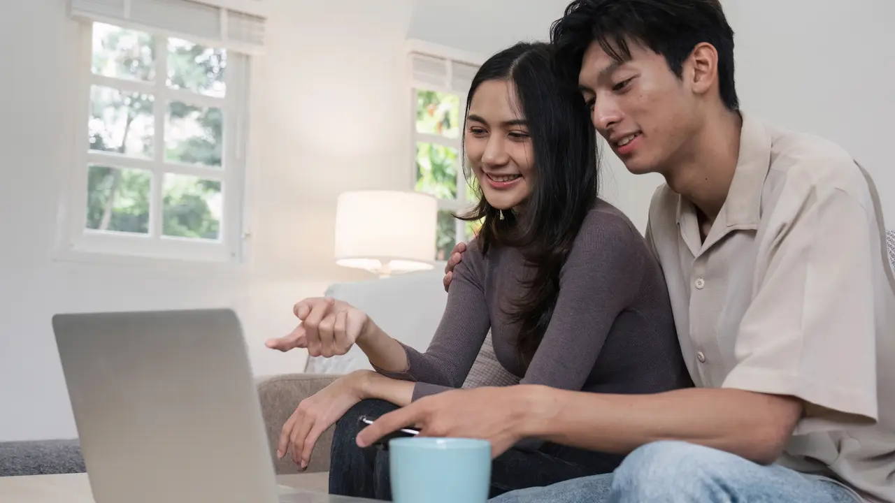 couple juli persiapan menikah