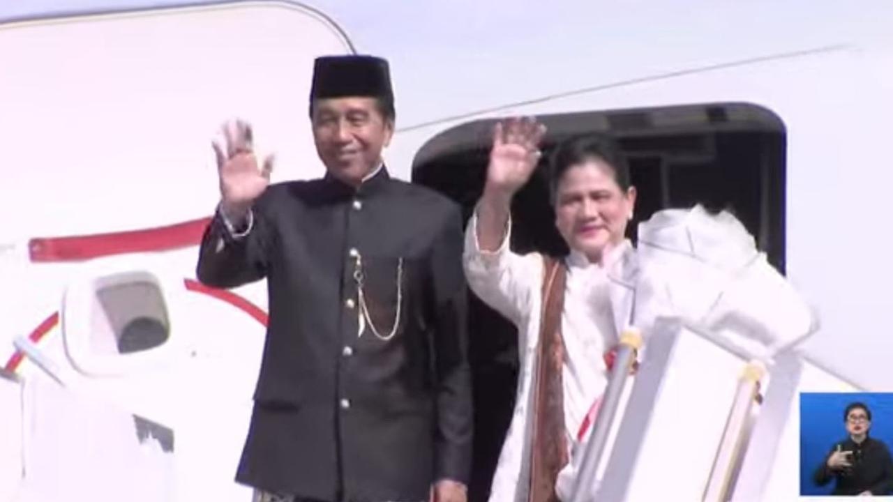 Sempat Dikabarkan Naik Pesawat Komersil, Jokowi Ternyata Naik Pesawat TNI AU ke Solo