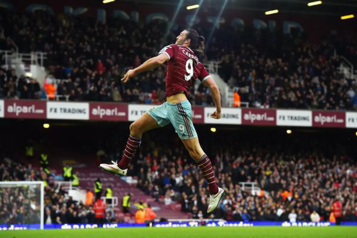 Selebrasi Andy Carroll
