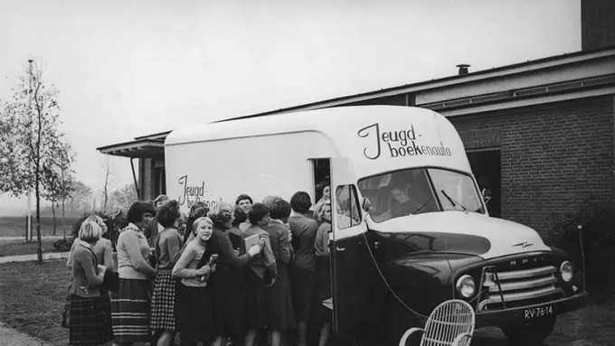 [Bintang] 10 Mobil Perpustakaan Jadul dari Seluruh Dunia, Indonesia Ada!