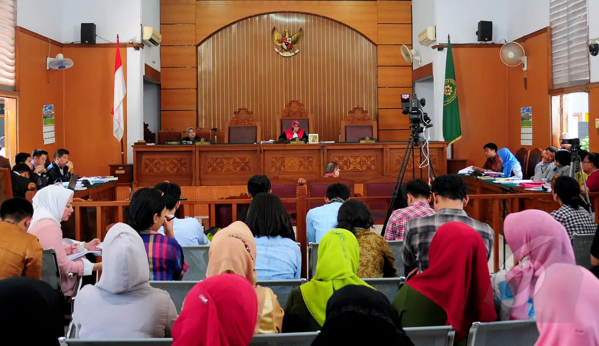Suasana sidang lanjutan praperadilan Suryadharma Ali (SDA) beragendakan keterangan saksi ahli dari pihak KPK di PN Jakarta Selatan, Senin (6/4/2015).(Liputan6.com/Yoppy Renato) 