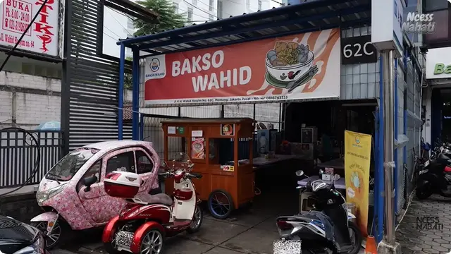6 Potret Desain Warung Bakso Pengacara Elsie Lontoh, Ada Koleksi Hello Kitty dan Lego