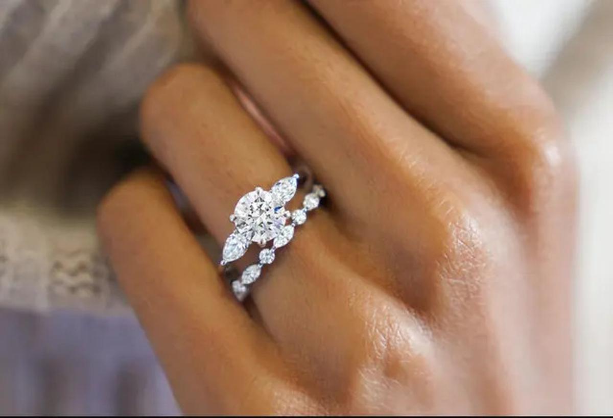Model Cincin Tunangan Simple dan Elegan untuk Pria dan Wanita
