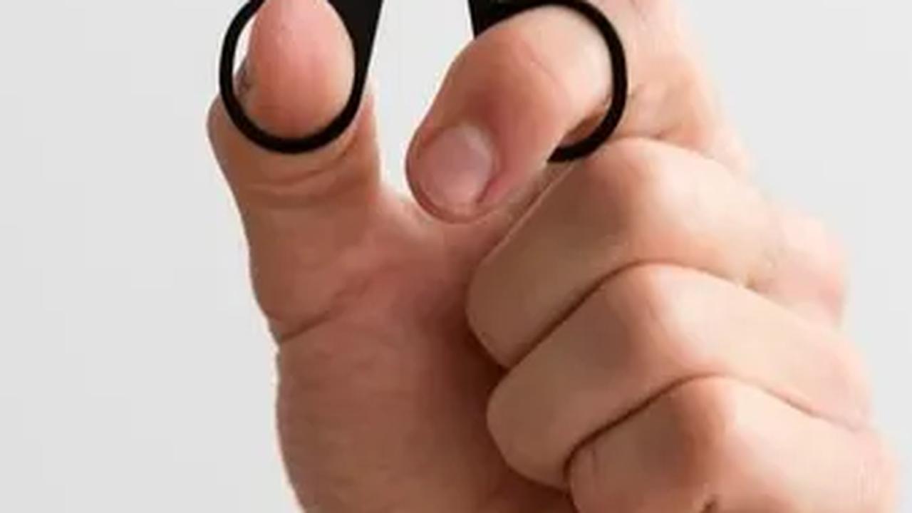 3. Trimming: Jika tidak ingin mencukur habis, cukup trim ujung bulu untuk menjaga keteraturan. Jangan potong terlalu dekat dengan kulit.