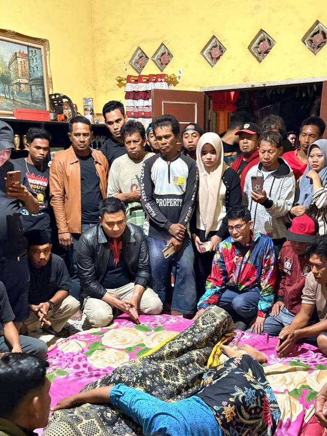 dua pria tewas ditusuk sangkur di Sulsel