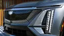 Pada sisi depan, Cadillac Lyriq memiliki tampang yang keren dan garang. Mobil lima penumpang ini memiliki Headlamp Full LED berbentuk memanjang kebawah dan tambahan LED pada grill nya. Lampu ini memiliki Animasi saat dinyalakan  yang dinamai Choreographed Lighting. (Source: auto-data.net)