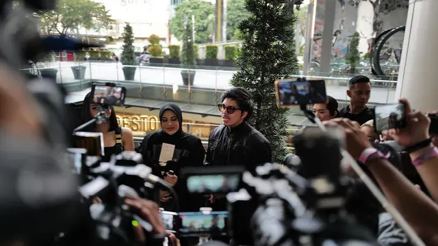 Atta Halilintar dan Aurel Hermansyah. (Foto: Dok. Instagram @attahalilintar)
