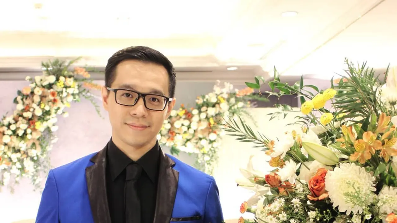 Sebut Timnas Indonesia Tak Layak Juara, Ini 6 Potret Presenter TV Ardes Goenawan