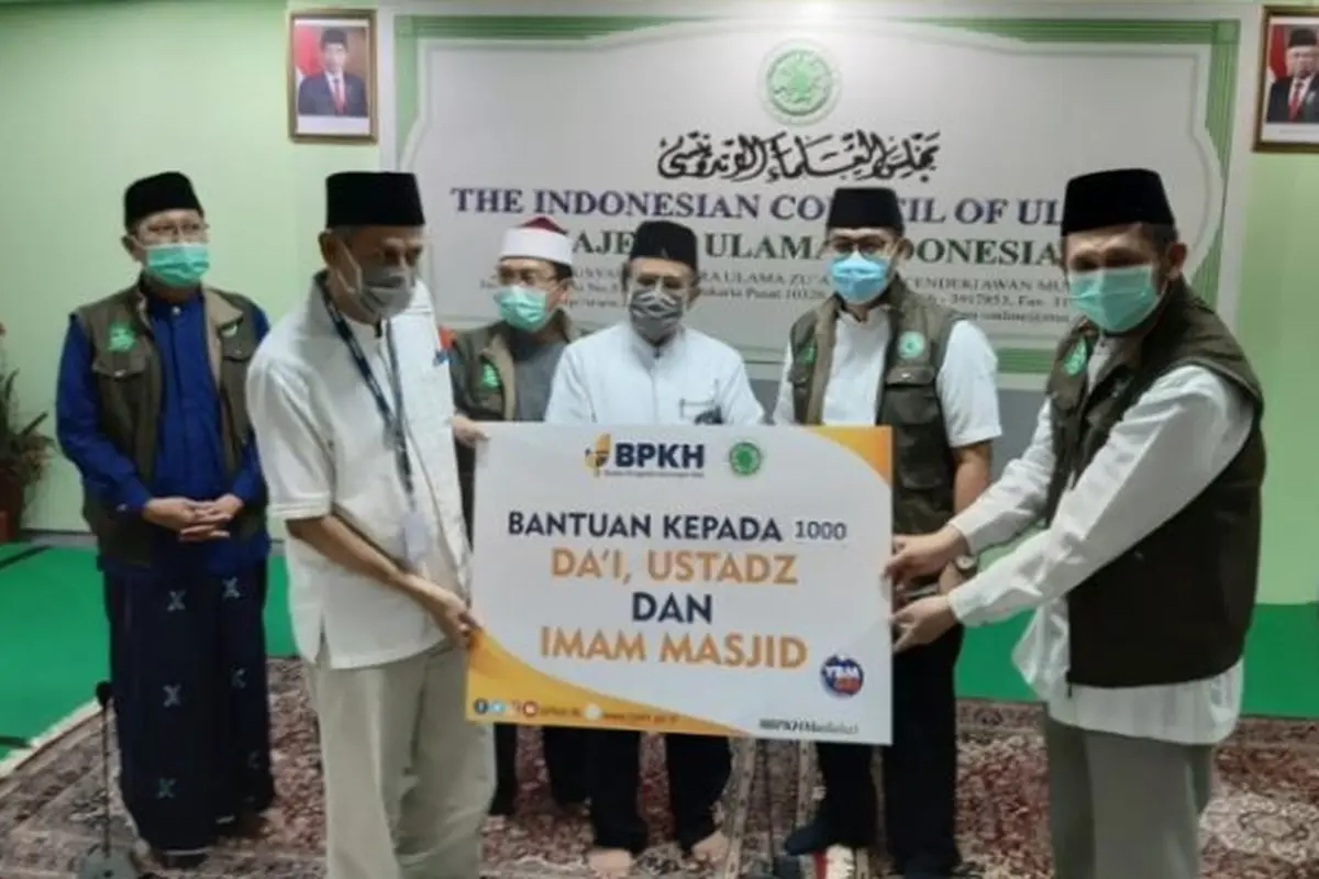 BPKH Salurkan Ribuan Paket Sembako untuk Warga Terdampak Covid-19