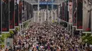 Ribuan Swifties --sebutan bagi penggemar Taylor Swift-- memadati Stadion Wembley di London pada Kamis (15/8). (AP Photo/Alastair Grant)