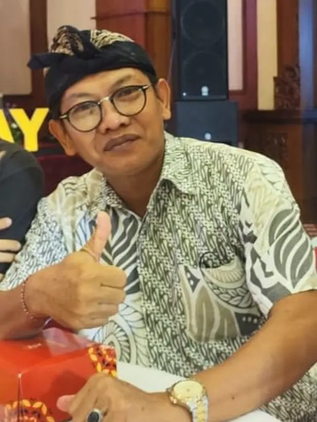 Mendra Astawa.