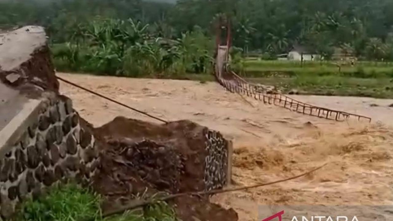 BPBD Cianjur Data Dampak Banjir dan Longsor di Lima Kecamatan, Jembatan Putus dan Warga Mengungsi