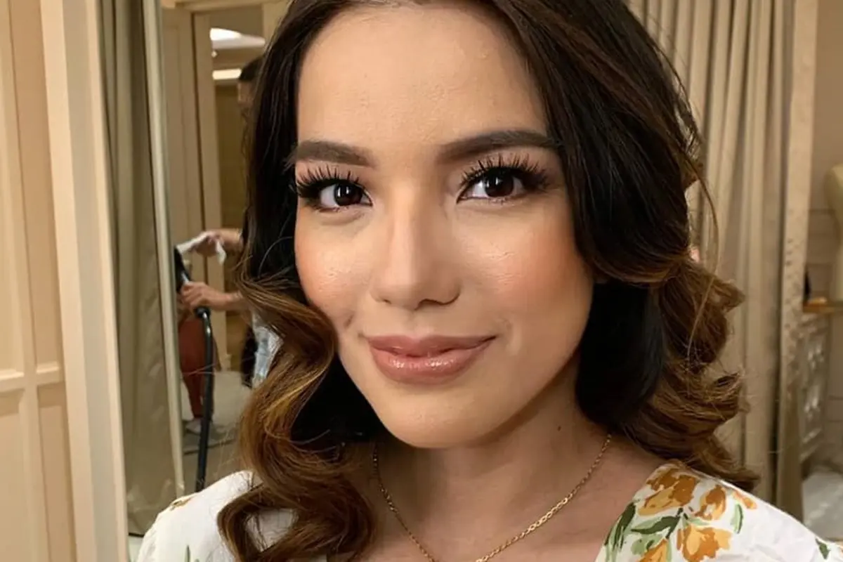 FOTO: Gaya Sheila Marcia dengan Makeup Tebal, Memesona