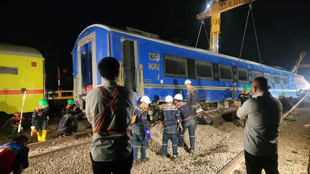 Kementerian Perhubungan (Kemenhub) melakukan investigasi menyeluruh atas insiden anjloknya rangkaian KA Argo Bromo Anggrek di Kabupaten Subang, Jawa Barat. (Foto: Kemenhub)