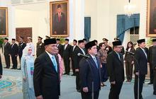 VIDEO: Hormat Prabowo ke Senior Menko Polkam Djamari Chaniago, Genggam Erat Menpora Erick Thohi