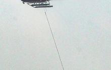 FOTO: Hingga Hari ke-4, Helikopter BNPB Terus Berjibaku Padamkan Api di TPA Rawa Kucing, Target 50 Kali Dopping Air