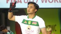 Kiper Persebaya Surabaya, Ernando Ari Sutaryadi. (Aditya Wani/Bola.com)