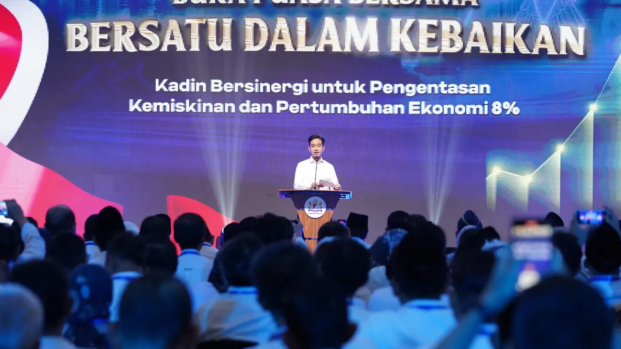 Wakil Presiden (Wapres) Gibran Rakabuming Raka meminta para pengusaha besar untuk terus mendukung pertumbuhan industri padat karya