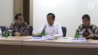 Presiden Joko Widodo bersama Menteri ESDM Ignasius Jonan dan Seskab Pramono Anung mendatangi Kantor Pusat PLN (Persero), Jakarta, Senin (5/8/2019). Kedatangan Jokowi untuk meminta penjelasan direksi PLN menyusul peristiwa pemadaman listrik di hampir seluruh Pulau Jawa. (Liputan6.com/Angga Yuniar)
