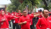 Sekretaris Jenderal DPP PDIP Hasto Kristiyanto saat mengikuti Senam Indonesia Cinta Tanah Air (Sicita) di Sekolah Partai bersama kepala daerah lainnya. (Dokumentasi PDIP).
