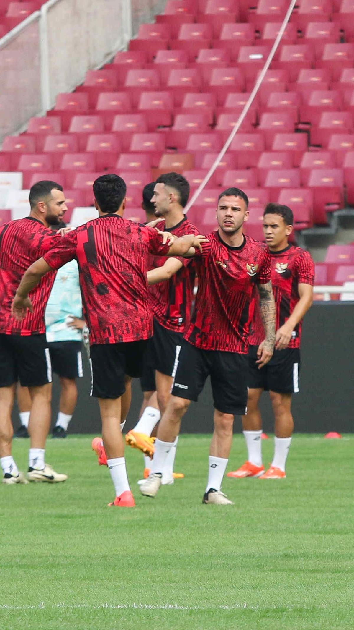 Selain itu, Calvin Verdonk yang baru-baru ini mengambil sumpah menjadi WNI turut serta dalam latihan.&nbsp;Foto: Liputan6.com/Herman Zakharia