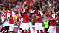 Para pemain Arsenal merayakan gol yang dicetak oleh Olivier Giroud ke gawang Western Sydney Wanderers pada laga persahabatan di ANZ Stadium, Sabtu (15/7/2017). Arsenal menang 3-1 atas Western Sydney Wanderers. (EPA/Dan Himbrechts)